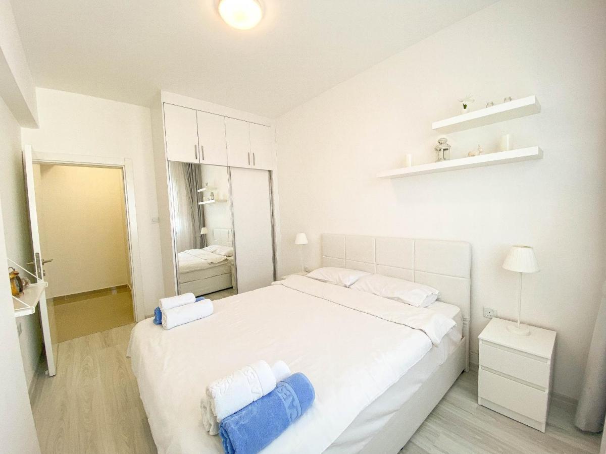 Spartacus Pool Apartments In Caesar Resort & Spa Trikomo Esterno foto
