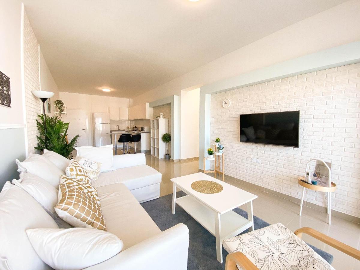Spartacus Pool Apartments In Caesar Resort & Spa Trikomo Esterno foto